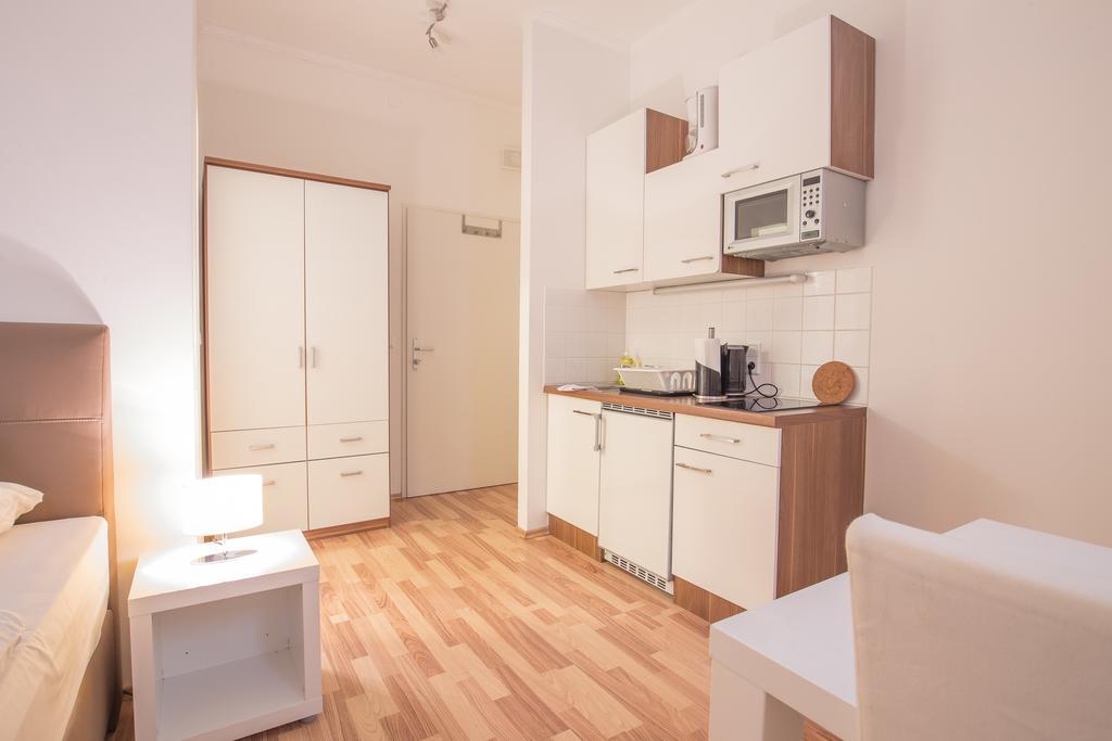 Grand Central Station Apartments I Contactless Check-In Wenen Buitenkant foto
