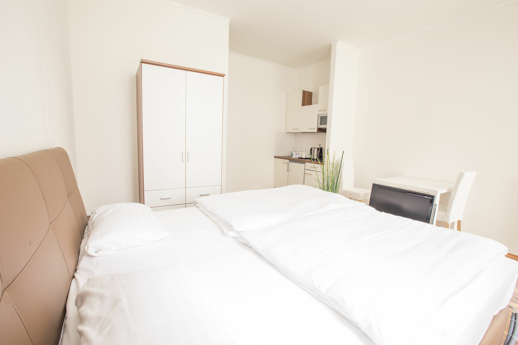 Grand Central Station Apartments I Contactless Check-In Wenen Buitenkant foto