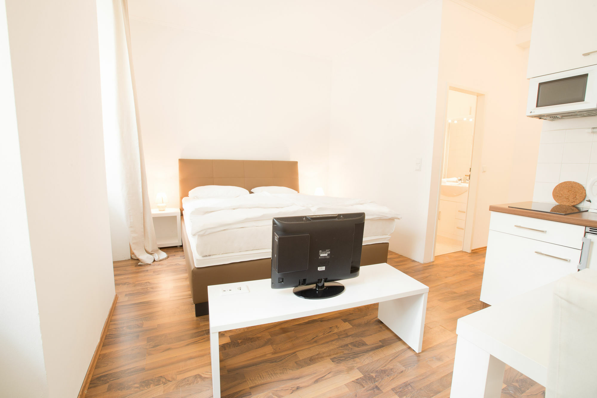 Grand Central Station Apartments I Contactless Check-In Wenen Buitenkant foto