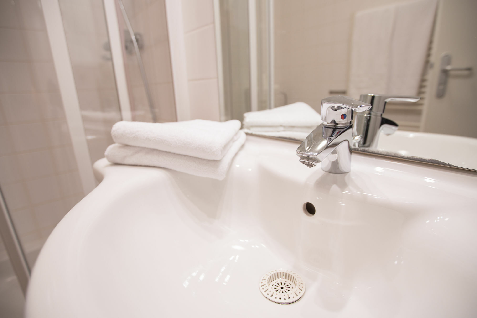 Grand Central Station Apartments I Contactless Check-In Wenen Buitenkant foto